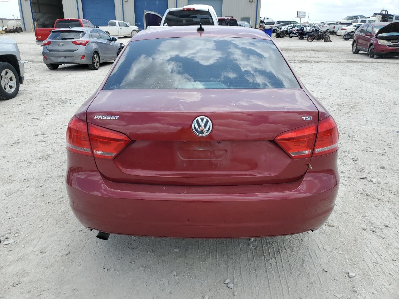 1VWAT7A30FC056229 2015 Volkswagen Passat S