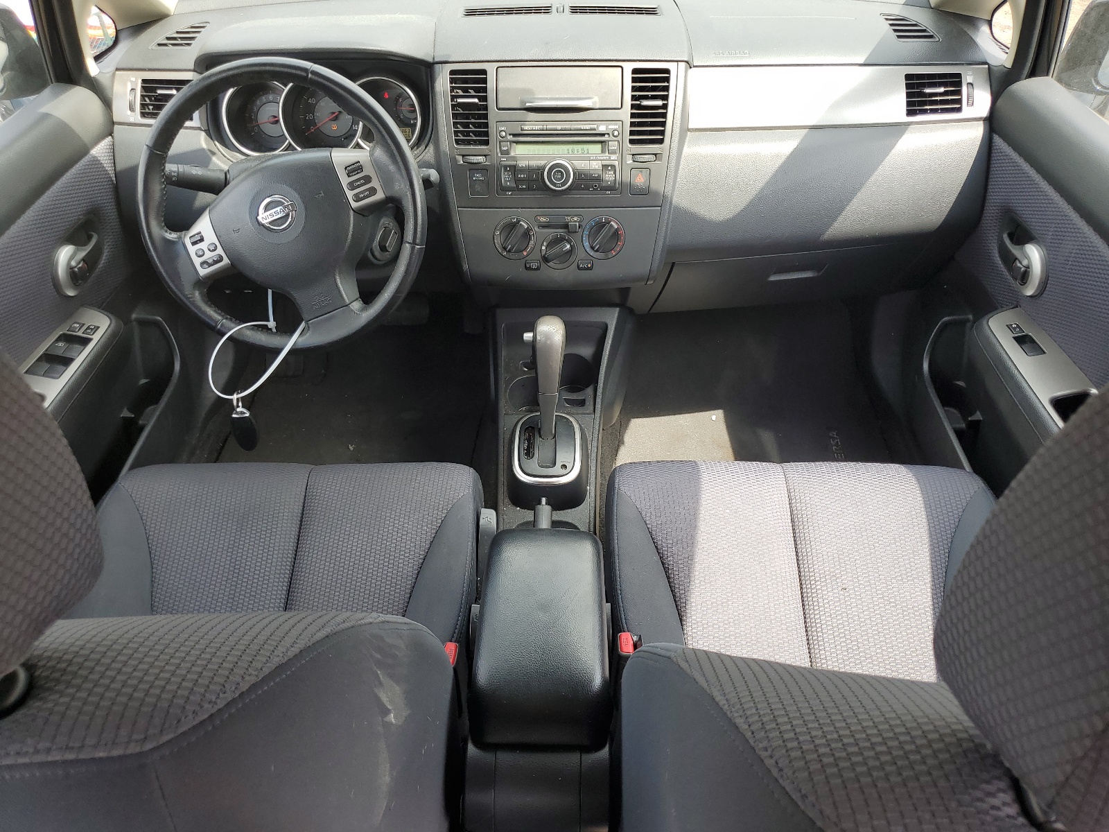 3N1BC13EX8L399689 2008 Nissan Versa S