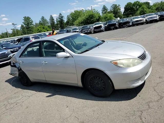 2005 Toyota Camry Le VIN: 4T1BE32KX5U090523 Lot: 63723204