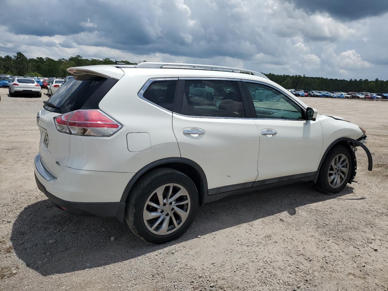 2015 Nissan Rogue - Image 3