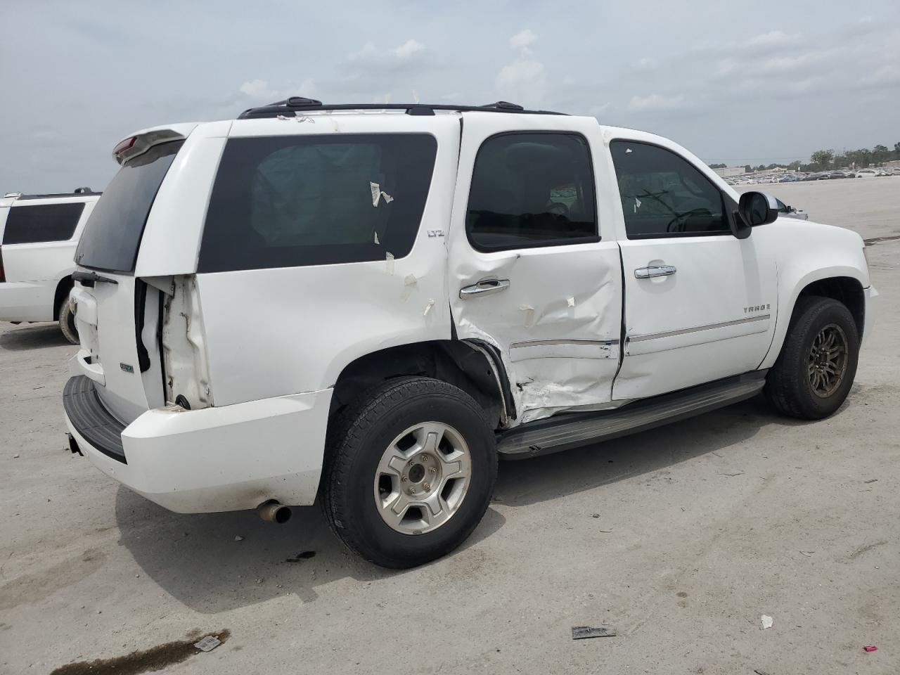 2010 Chevrolet Tahoe - Image 3