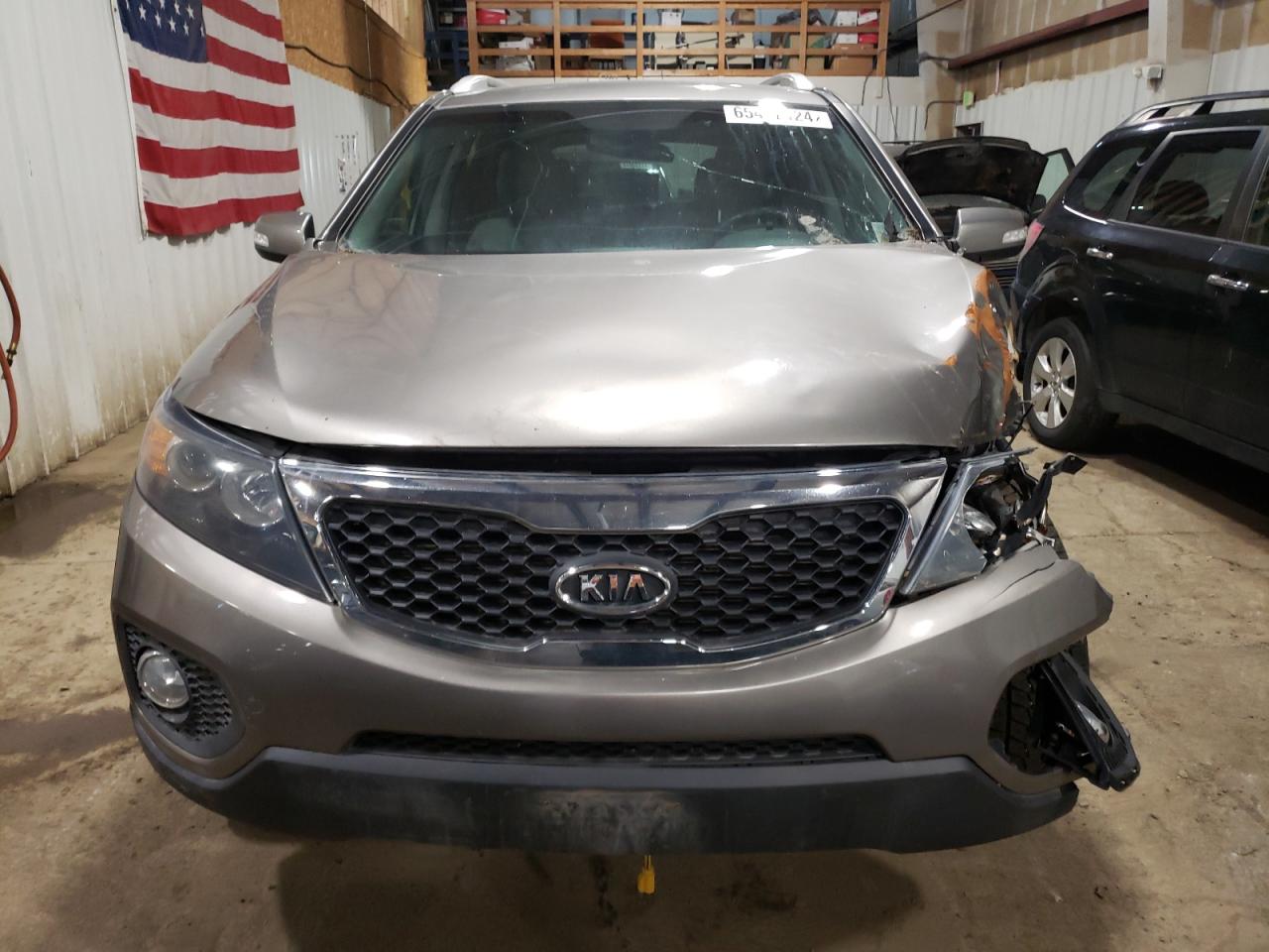 2011 Kia Sorento Base VIN: 5XYKTDA19BG054425 Lot: 65472124