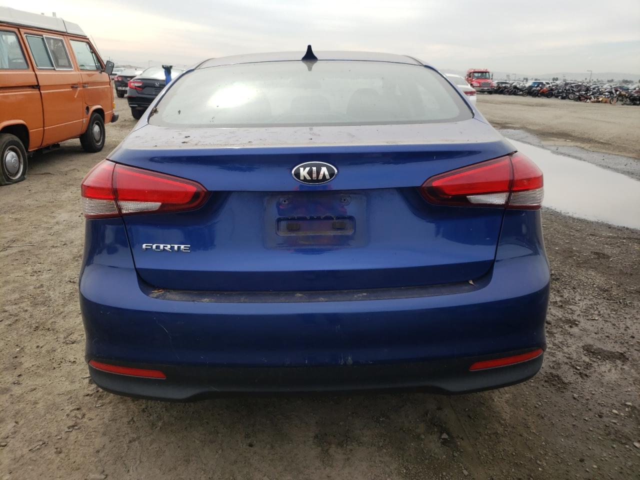 3KPFK4A74HE049910 2017 Kia Forte Lx