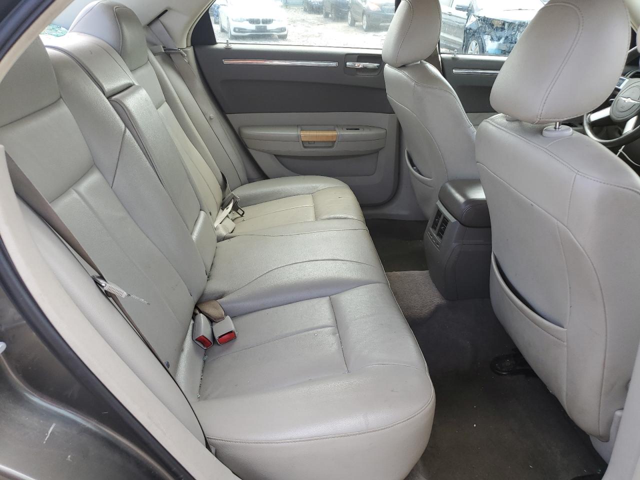 2008 Chrysler 300 Limited VIN: 2C3KA33GX8H120335 Lot: 62623294