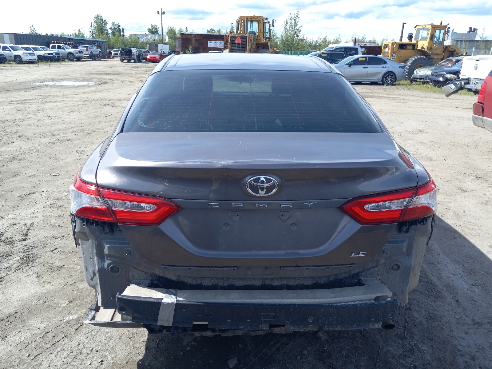 2018 Toyota Camry L vin: 4T1B11HK9JU107359