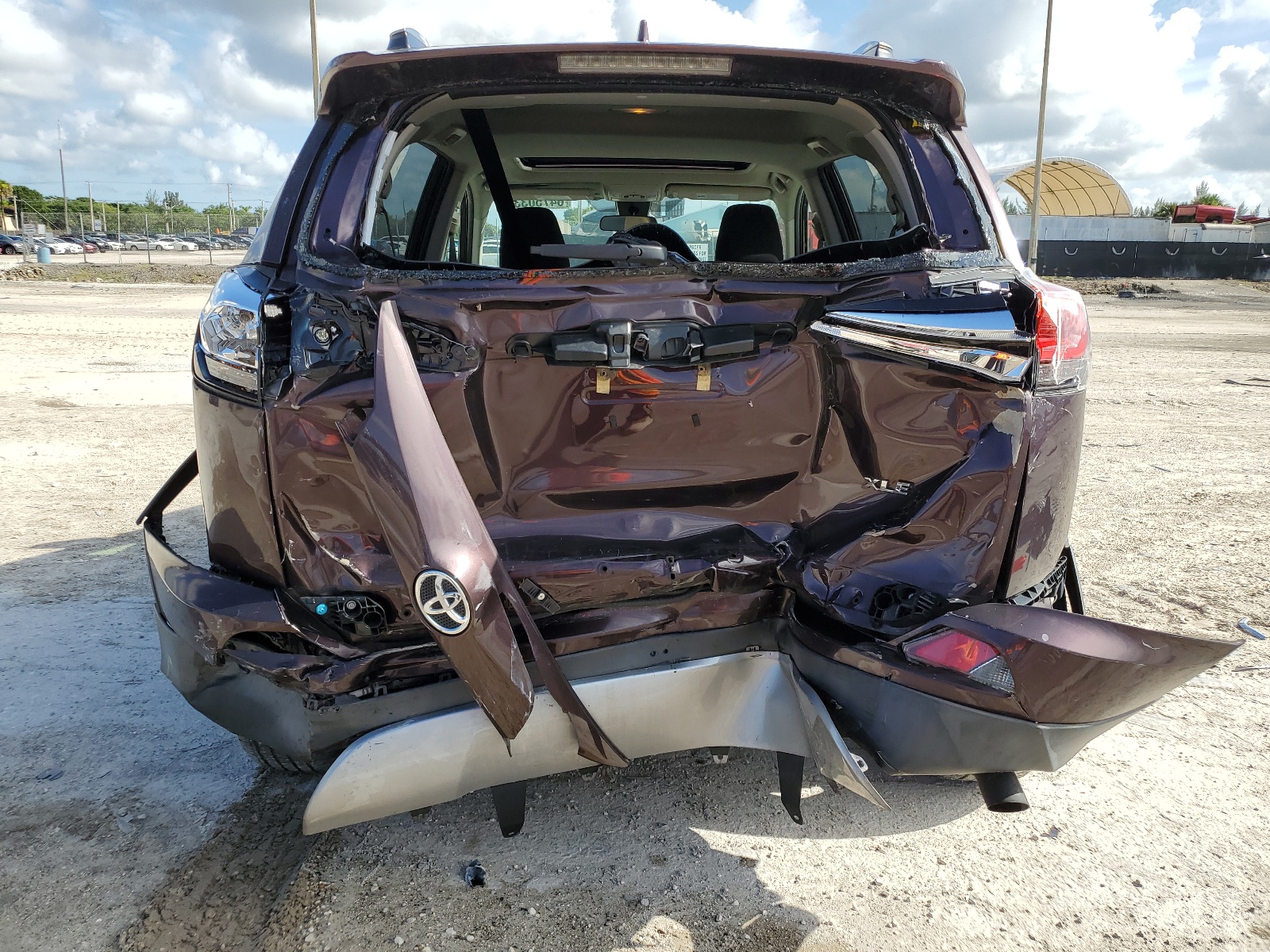 2T3WFREV0HW370017 2017 Toyota Rav4 Xle