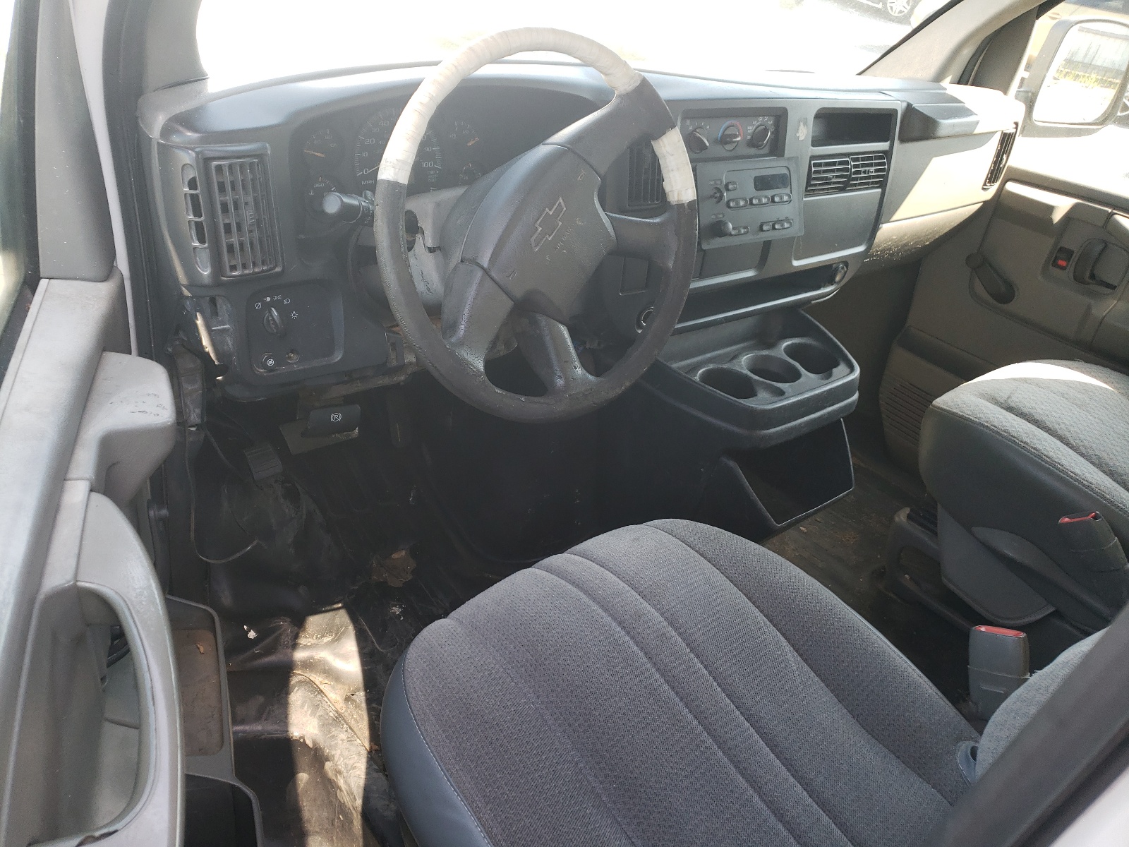 1GBHG31U131161655 2003 Chevrolet Express G3500