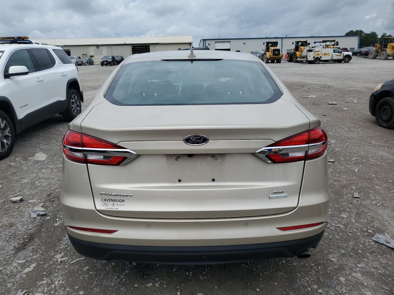 3FA6P0HD4KR185840 2019 Ford Fusion Se