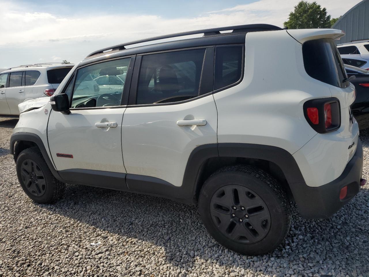 ZACCJBCB4JPH37281 2018 JEEP RENEGADE - Image 2