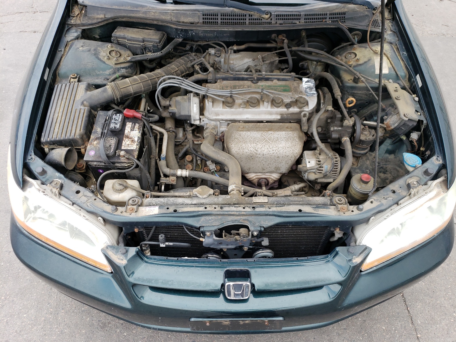 1HGCG6651YA000899 2000 Honda Accord Lx