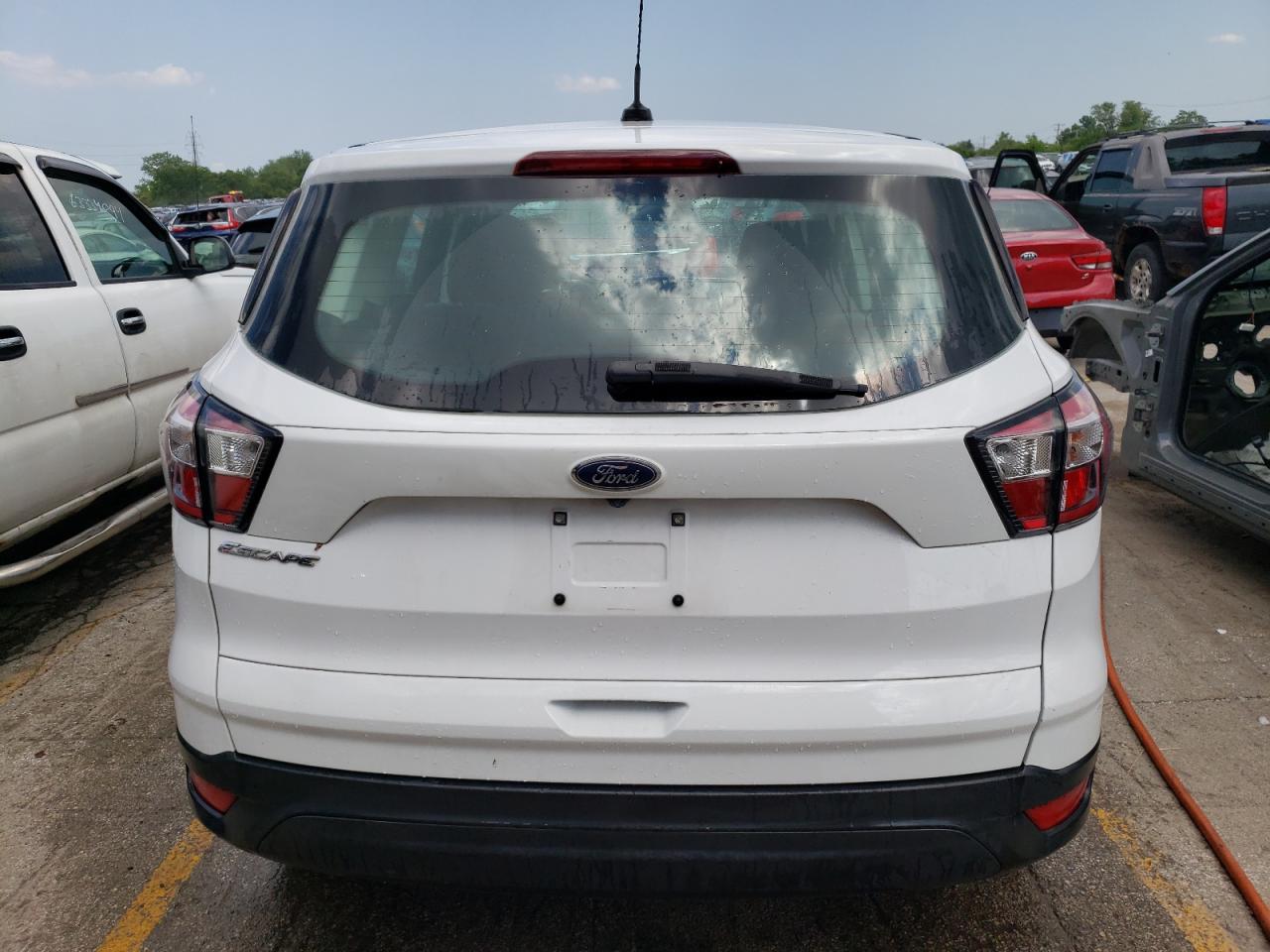 1FMCU0F7XJUC67965 2018 Ford Escape S