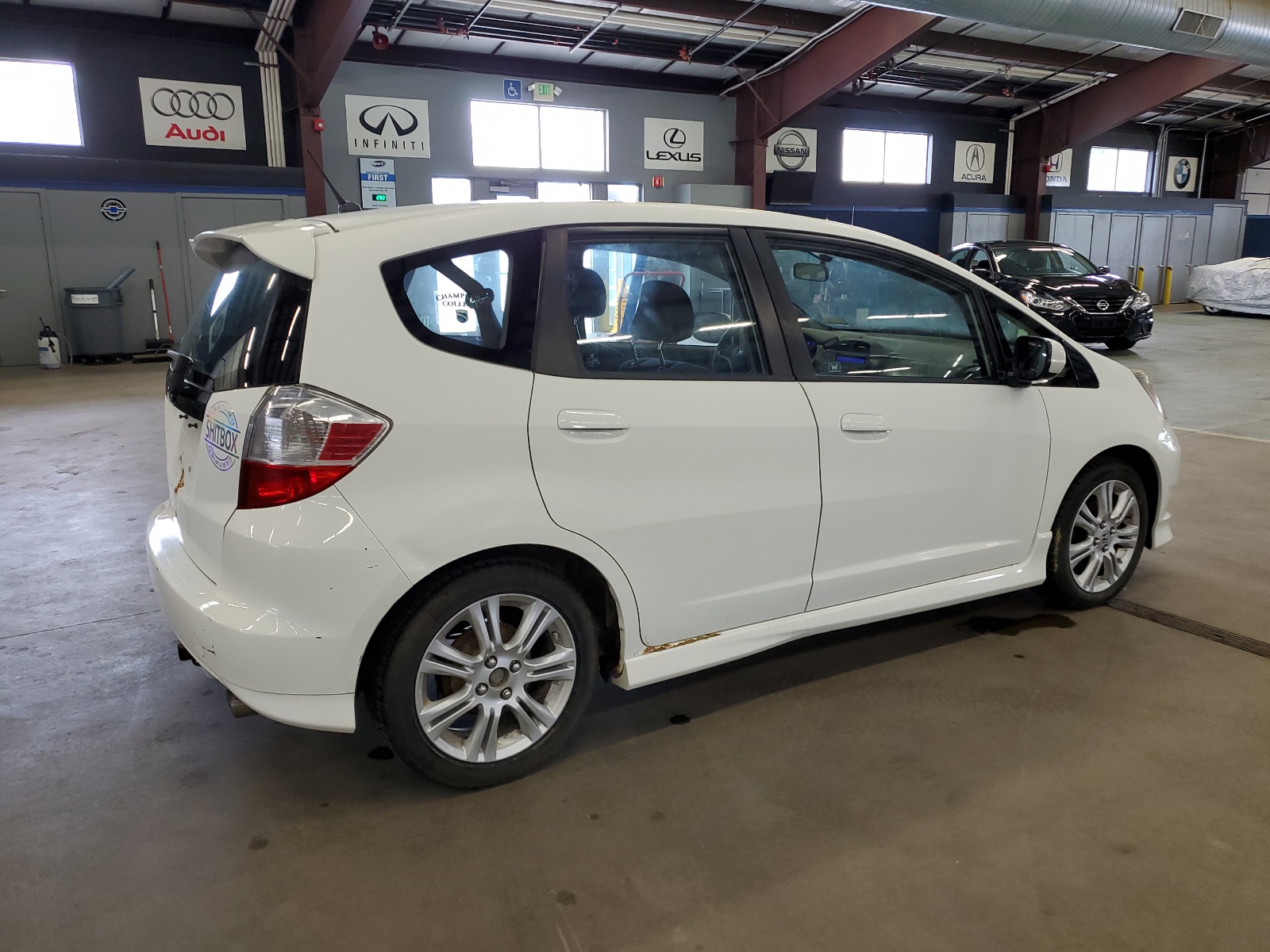 2013 Honda Fit Sport vin: JHMGE8H58DC077703