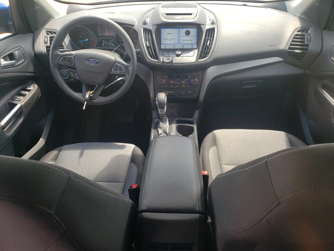 1FMCU0GD2JUA69112 2018 Ford Escape Se