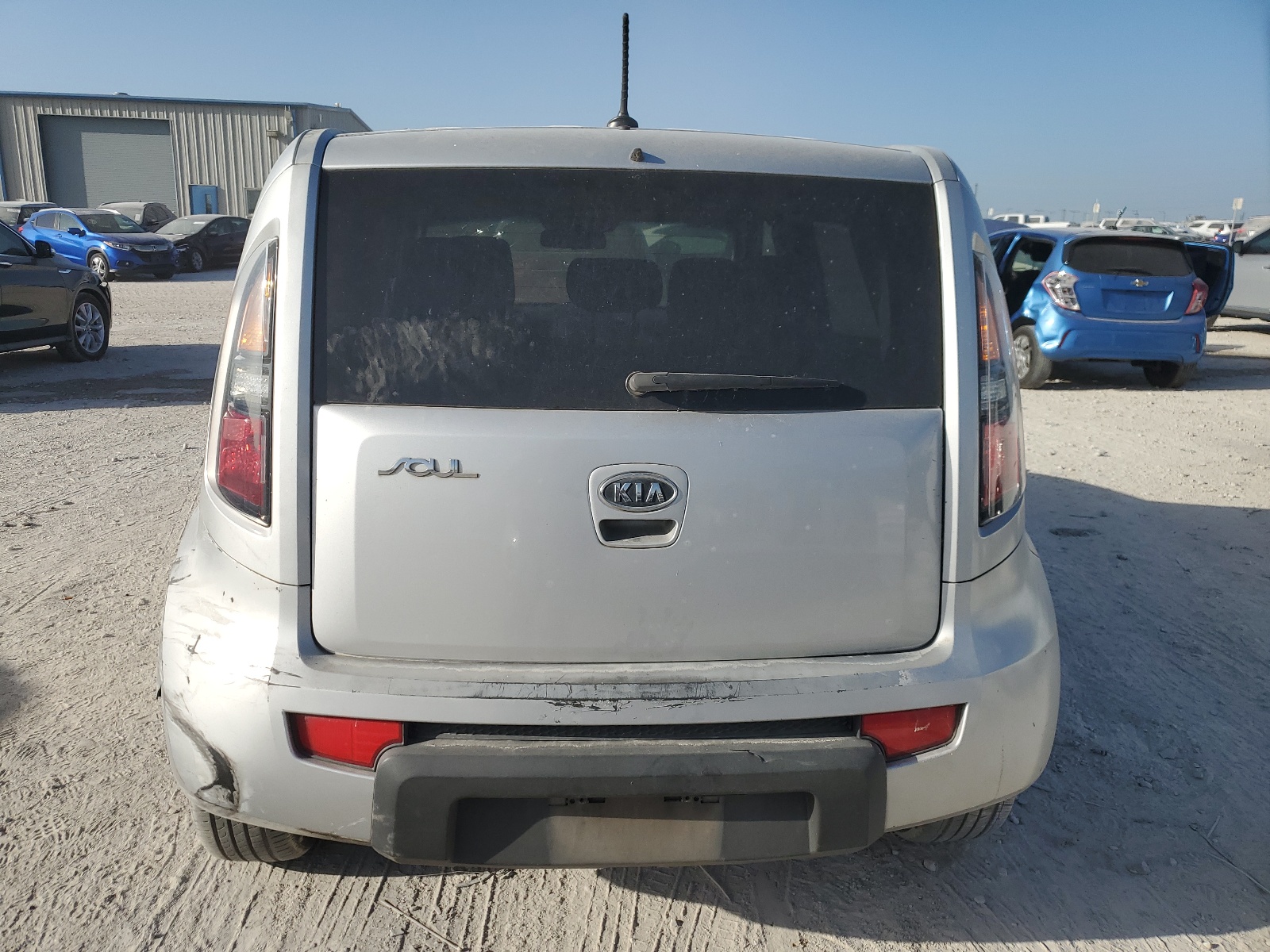KNDJT2A20B7715913 2011 Kia Soul +