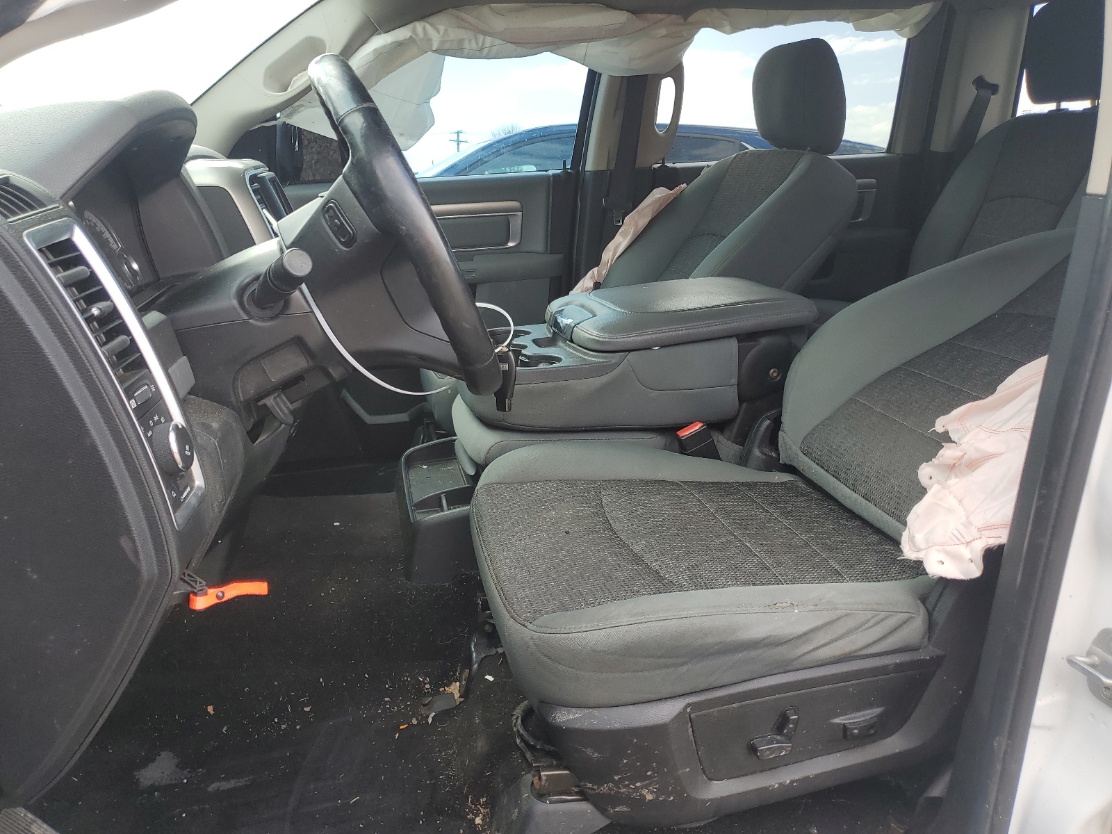 1C6RR7TT5ES361805 2014 Ram 1500 Slt