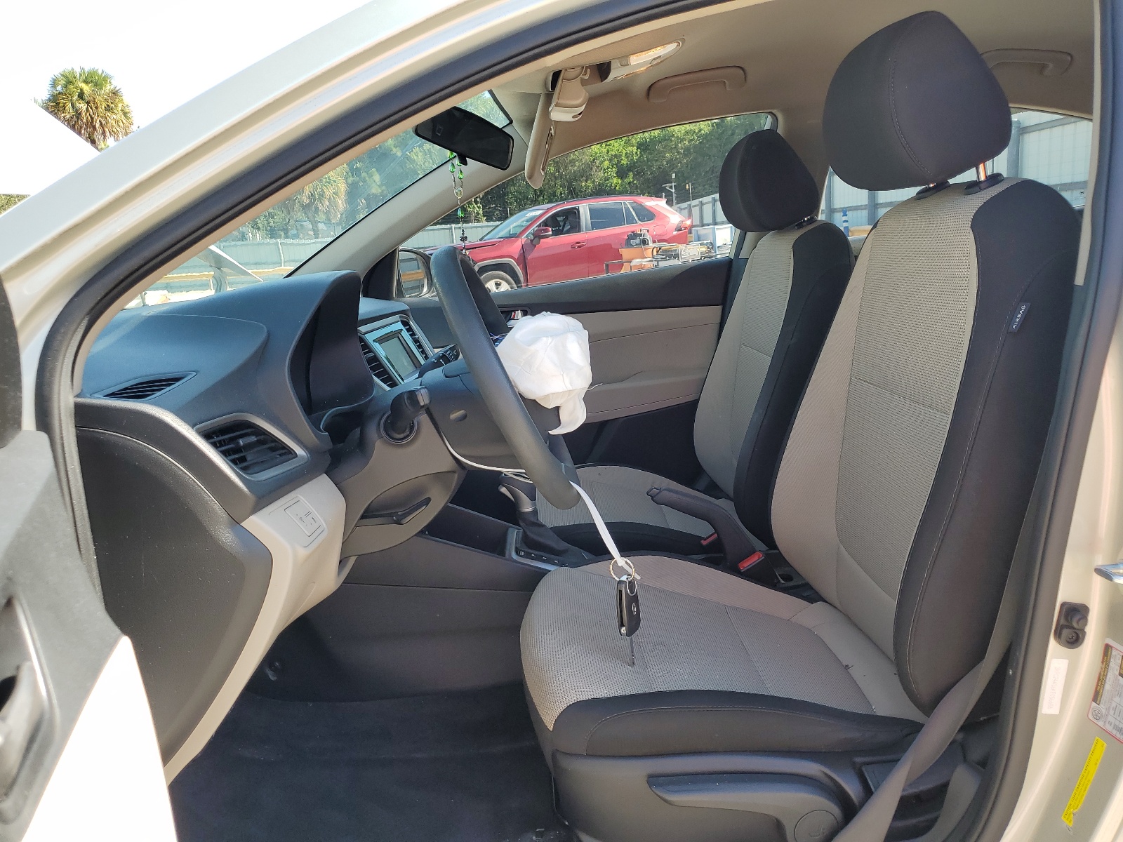 3KPC24A36KE056686 2019 Hyundai Accent Se