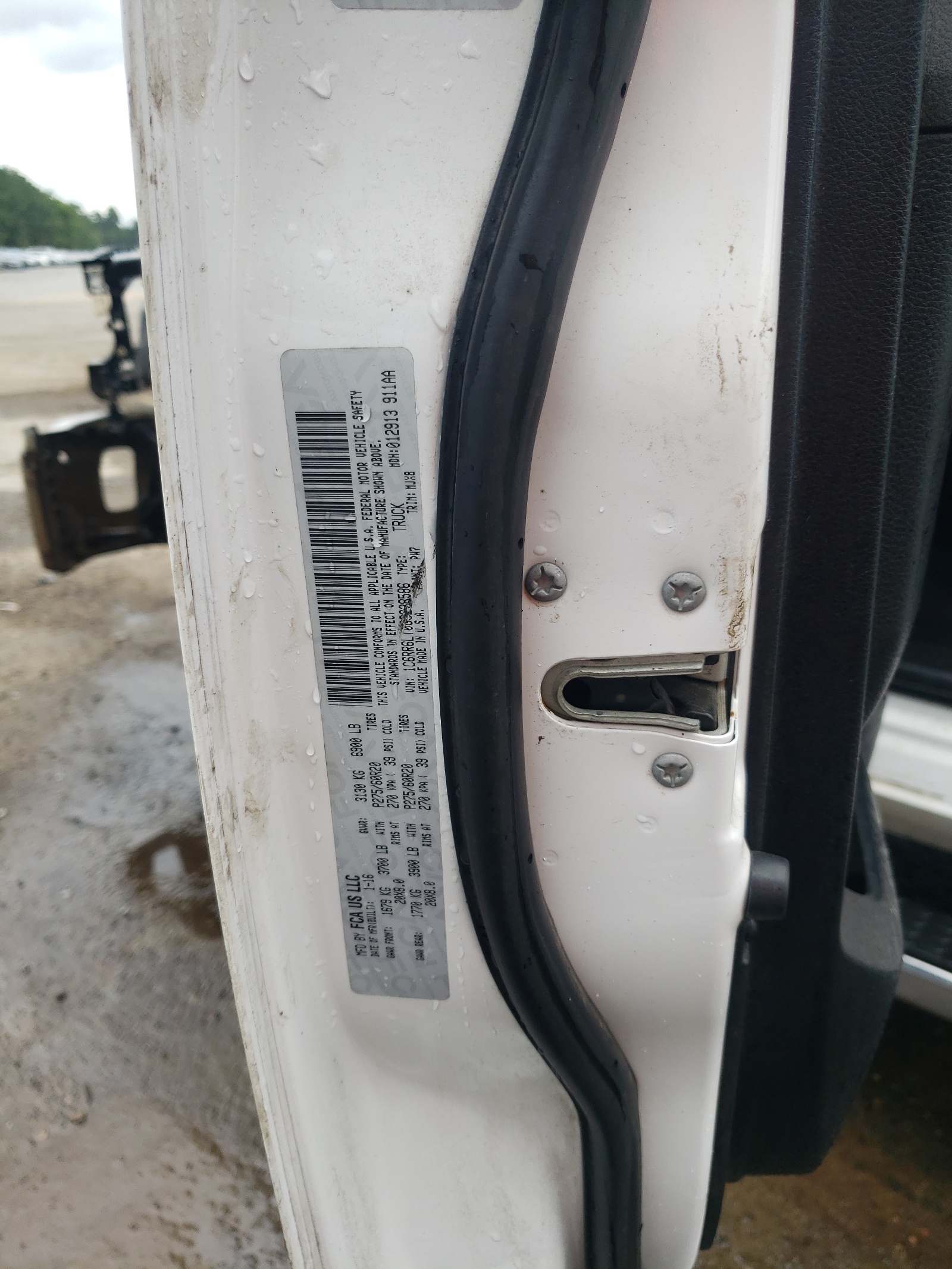 1C6RR6LT0GS238586 2016 Ram 1500 Slt