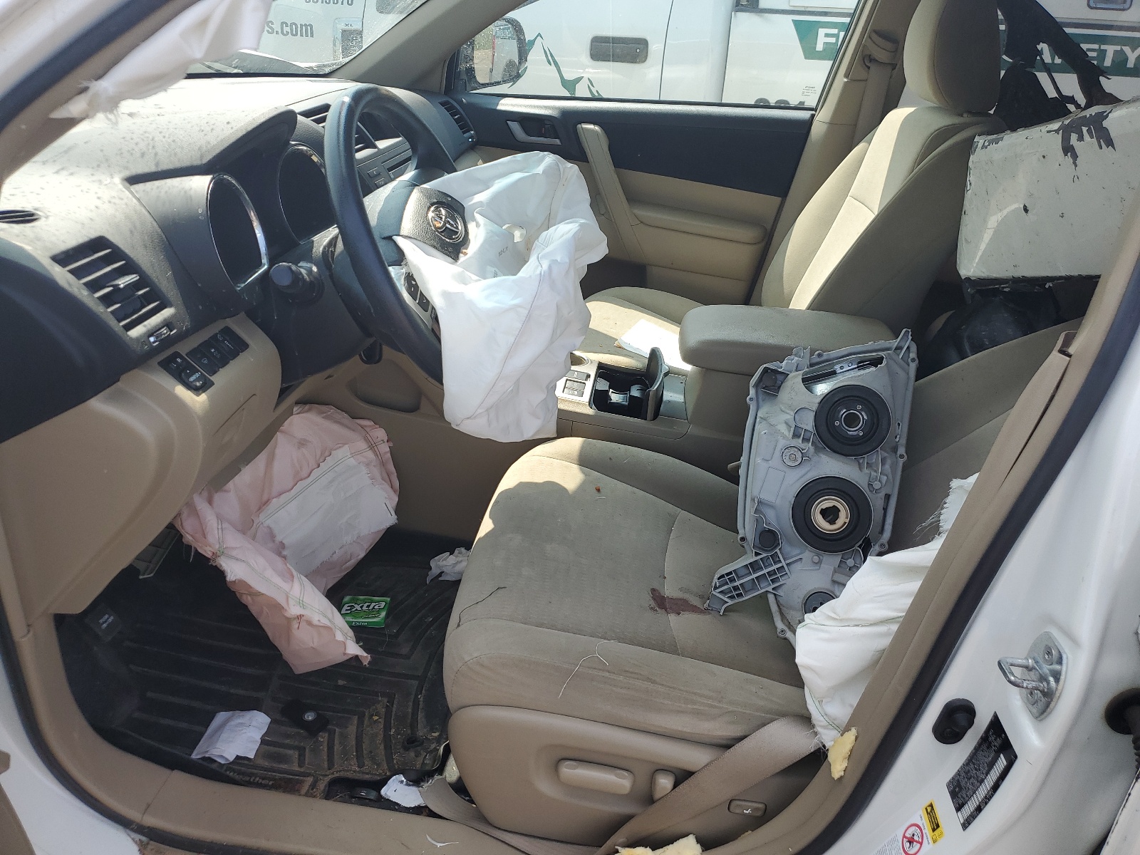 5TDBK3EH8CS159188 2012 Toyota Highlander Base