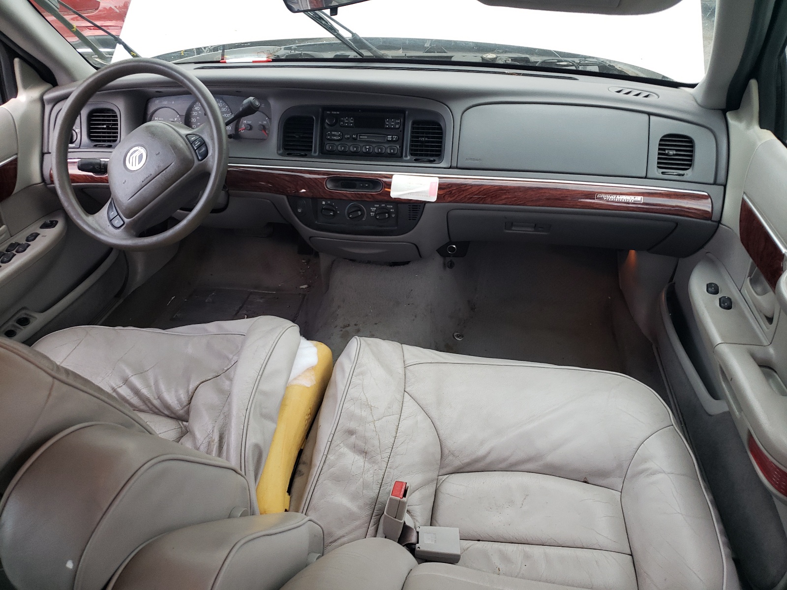 2MEFM74W62X664702 2002 Mercury Grand Marquis Gs