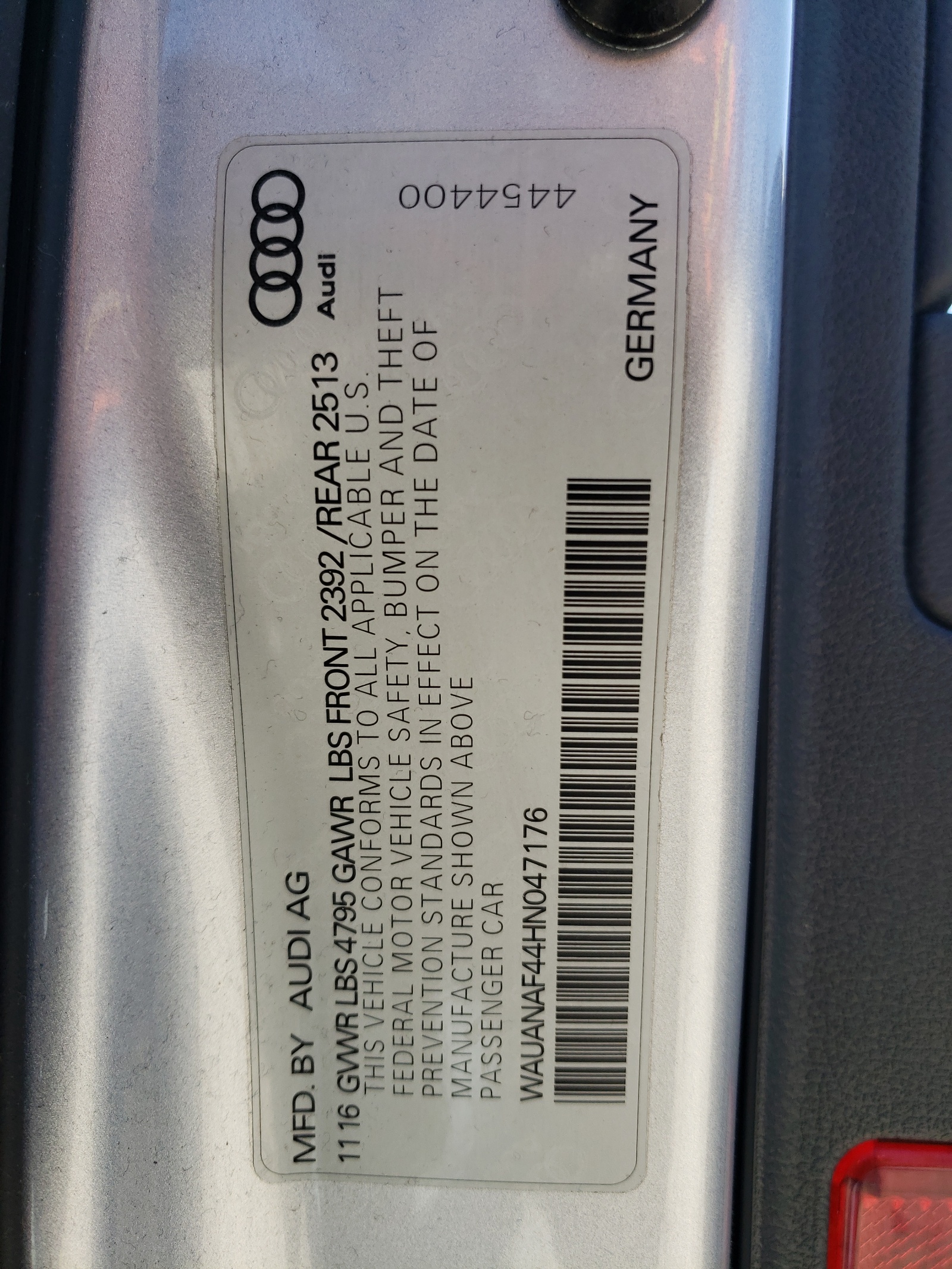 WAUANAF44HN047176 2017 Audi A4 Premium