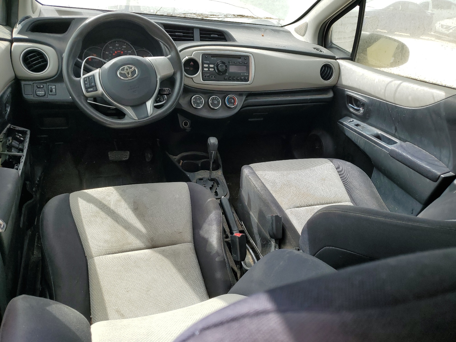 JTDKTUD32DD555882 2013 Toyota Yaris