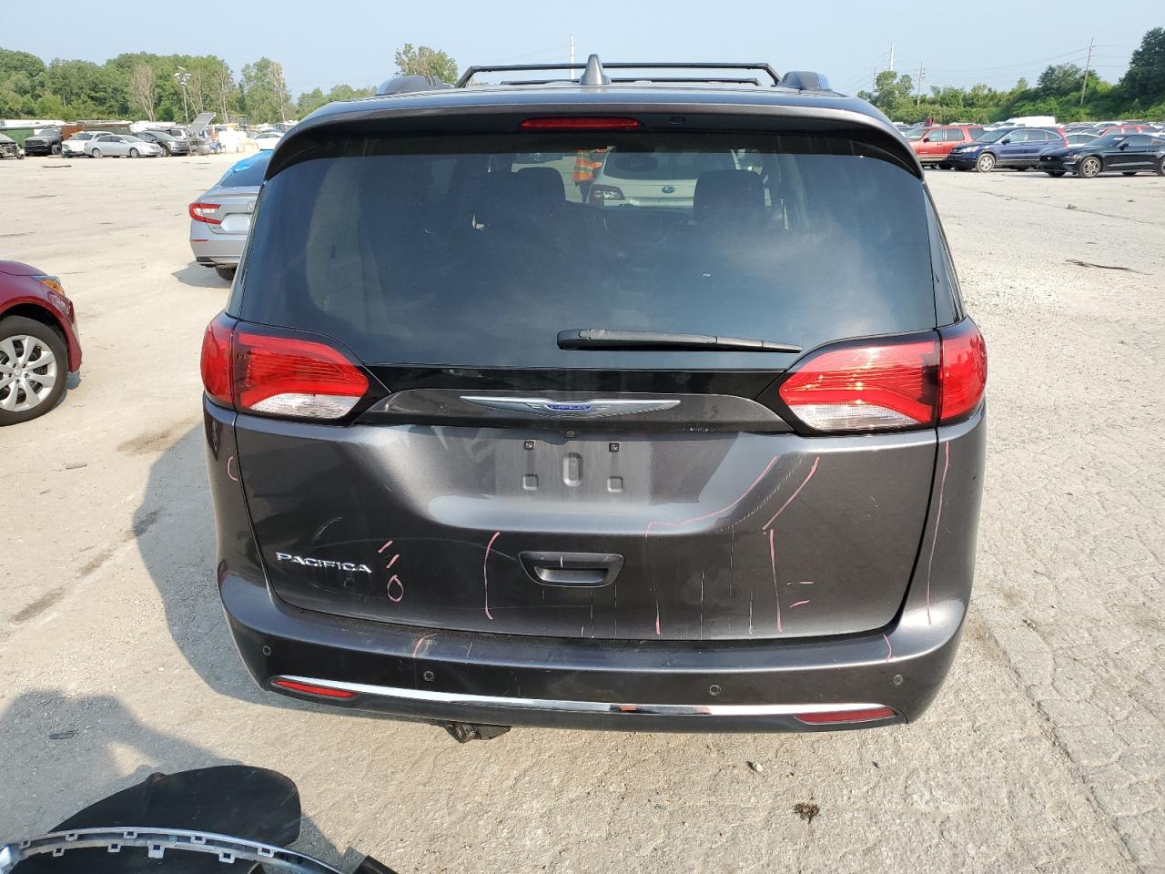 2019 Chrysler Pacifica Touring L VIN: 2C4RC1BG7KR704834 Lot: 64128334