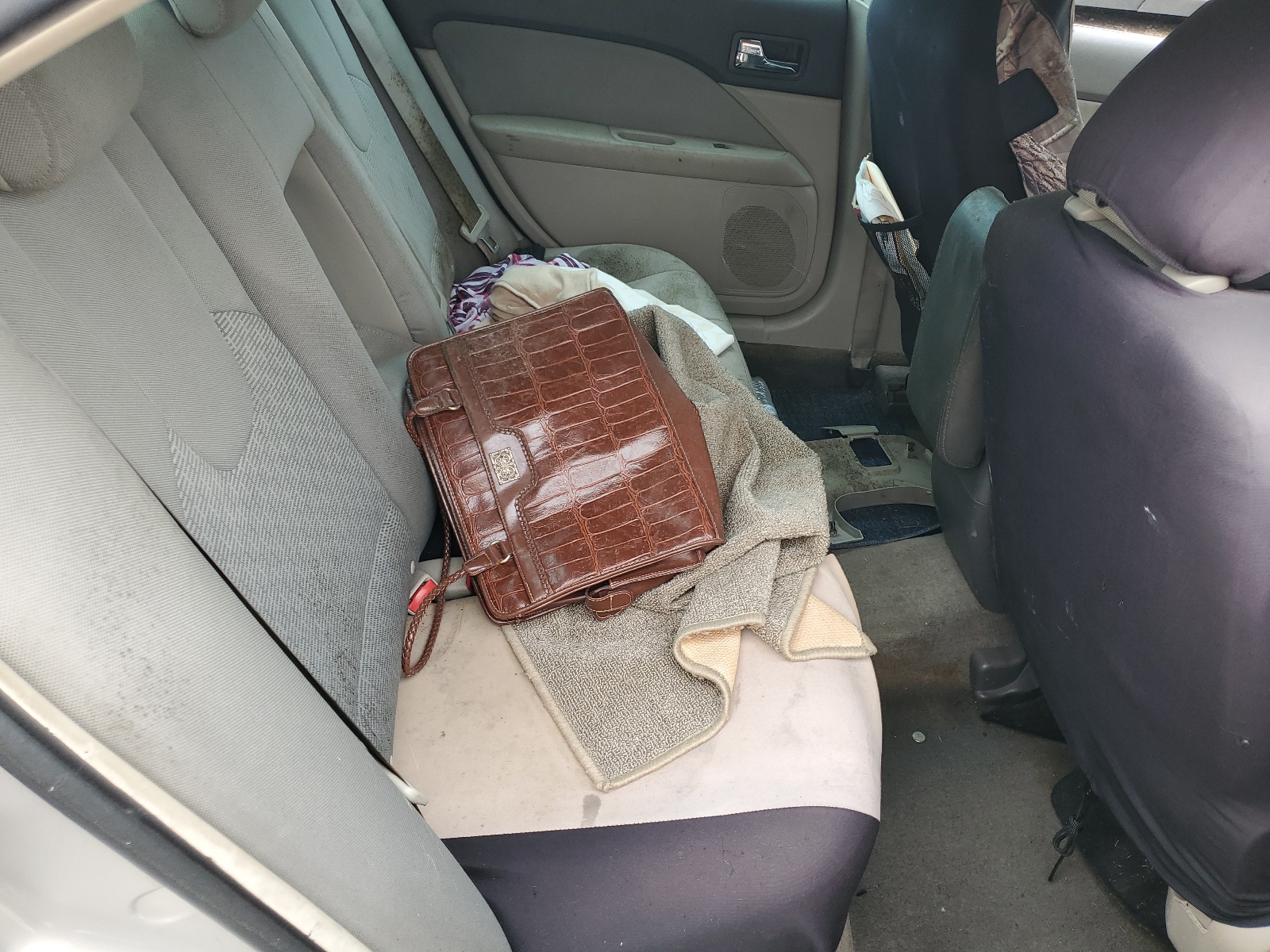 3FAHP0HA9AR408676 2010 Ford Fusion Se