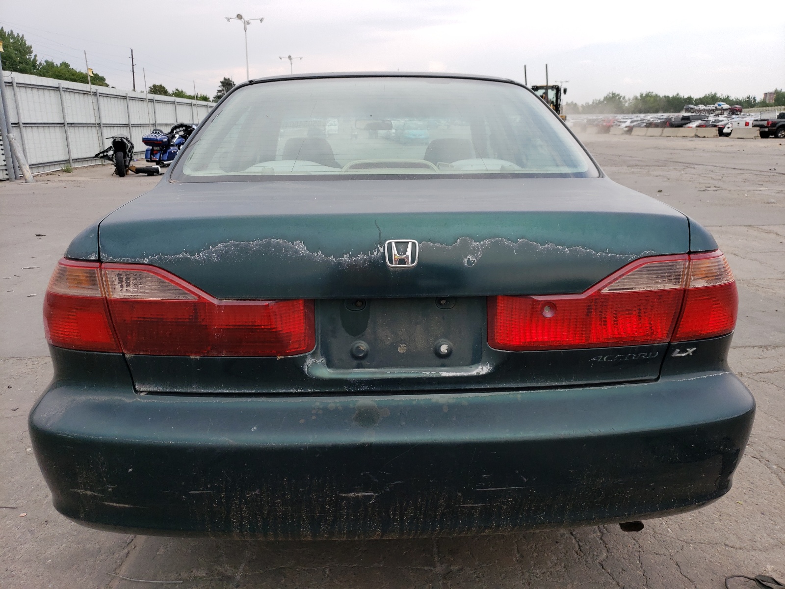 1HGCG6651YA000899 2000 Honda Accord Lx