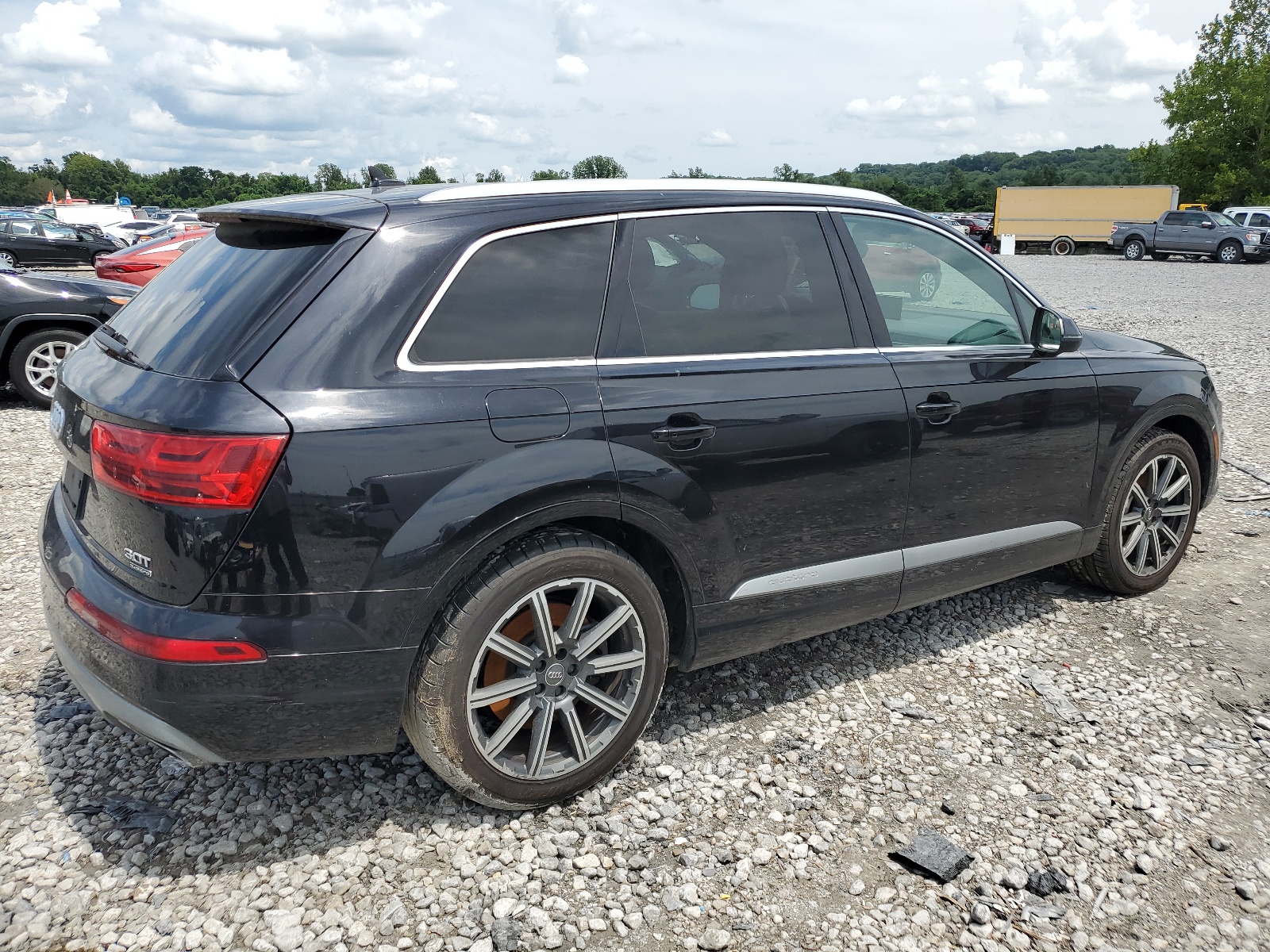 2017 Audi Q7 Prestige vin: WA1VAAF73HD011411