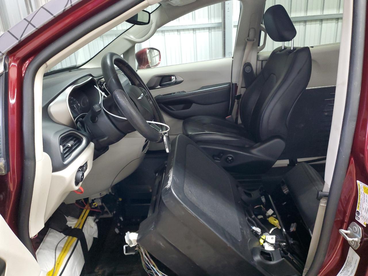 2020 Chrysler Pacifica - Image 7