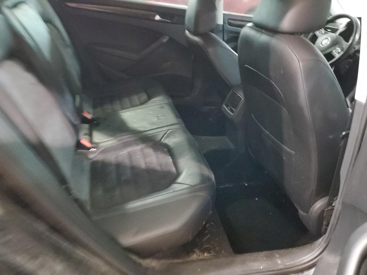 2013 Volkswagen Passat Sel VIN: 1VWCN7A37DC123277 Lot: 63820544