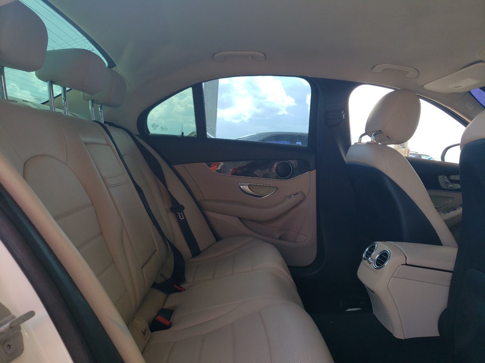 55SWF4JB4GU097830 2016 Mercedes-Benz C 300