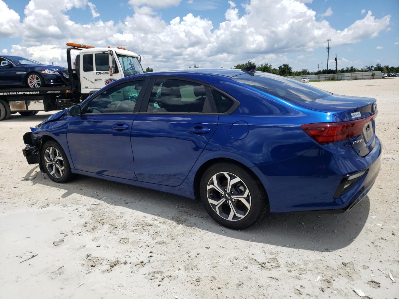 VIN 3KPF24AD4ME318603 2021 KIA FORTE no.2