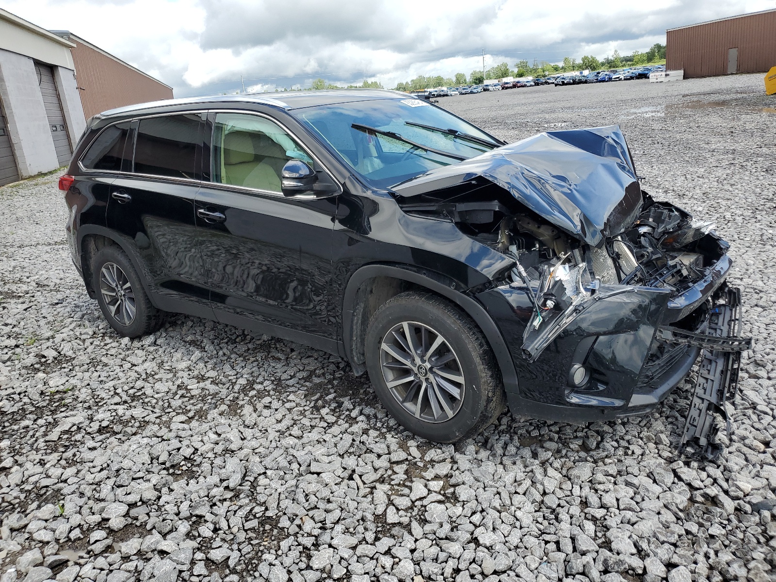 5TDJZRFH8KS582540 2019 Toyota Highlander Se