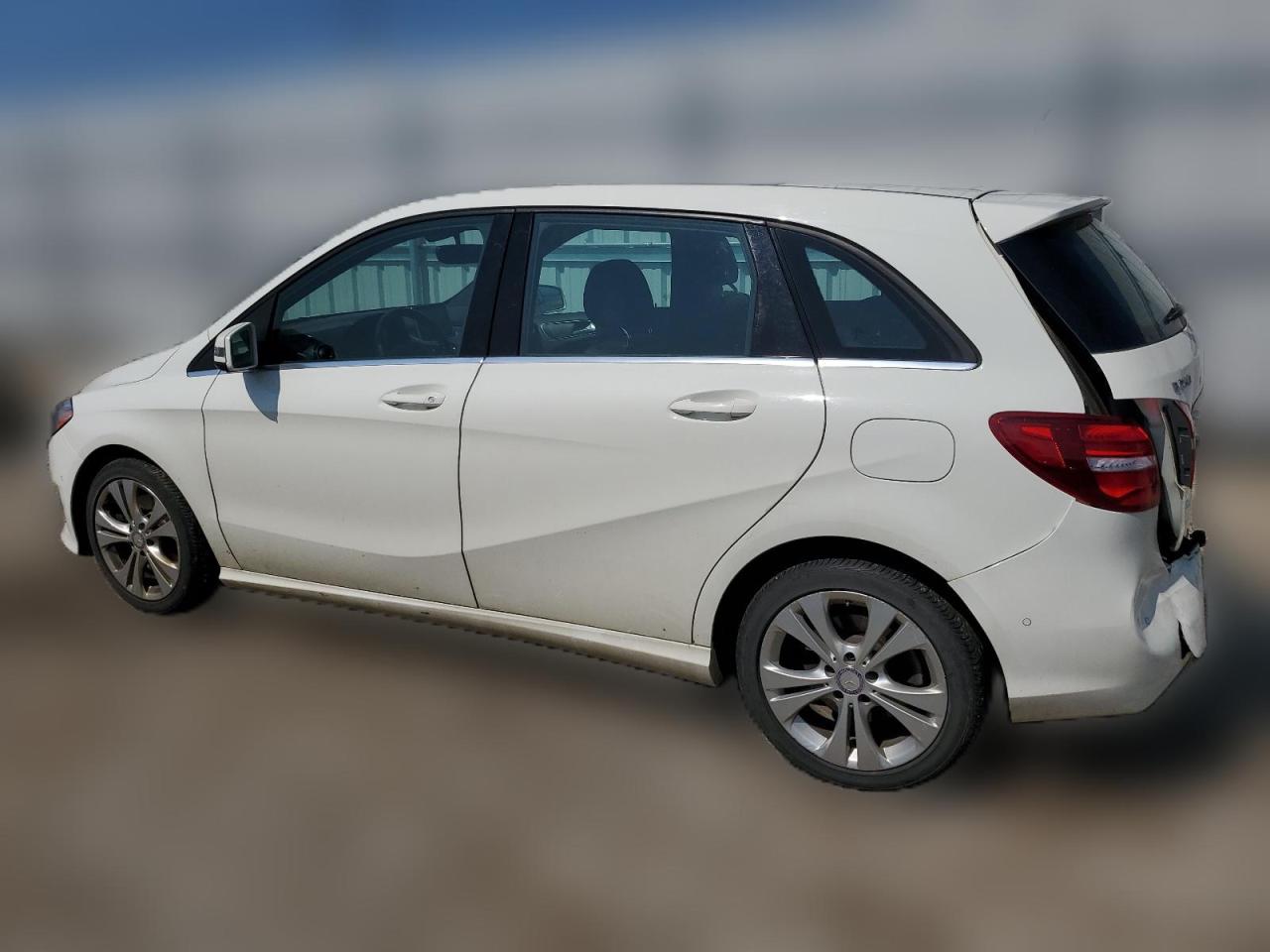 2015 Mercedes-Benz B 250 4Matic VIN: WDDMH4GB3FJ332709 Lot: 61253024