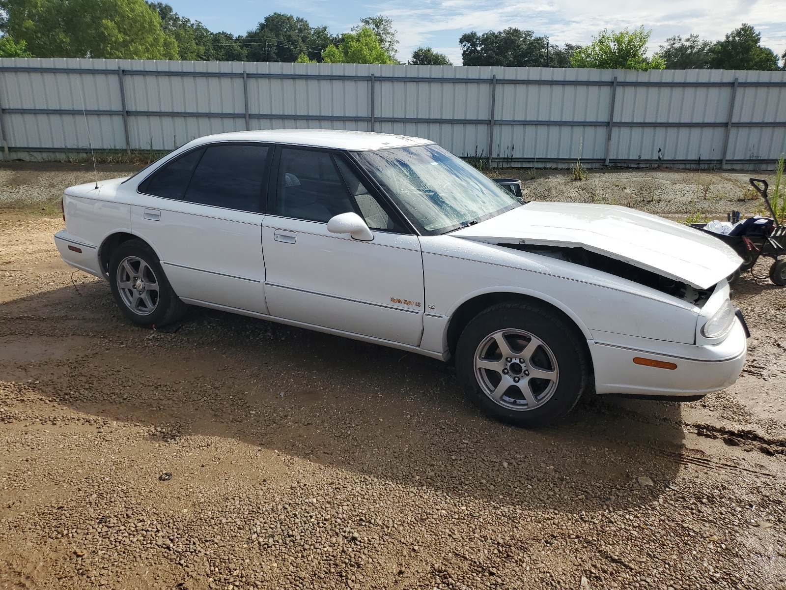 1G3HN52K2W4863917 1998 Oldsmobile 88 Base