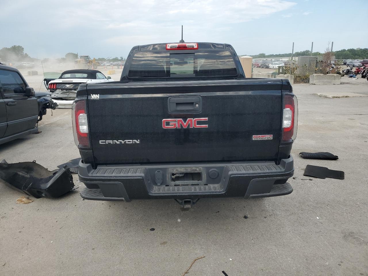 1GTG6CE3XG1371513 2016 GMC Canyon Sle