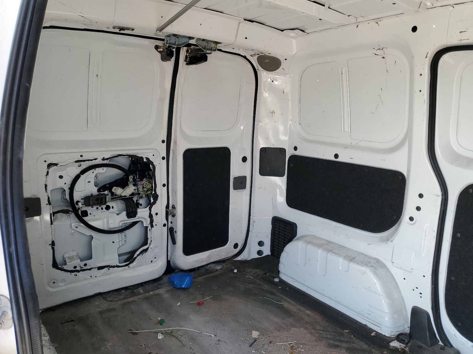 3N6CM0KN7HK696044 2017 Nissan Nv200 2.5S