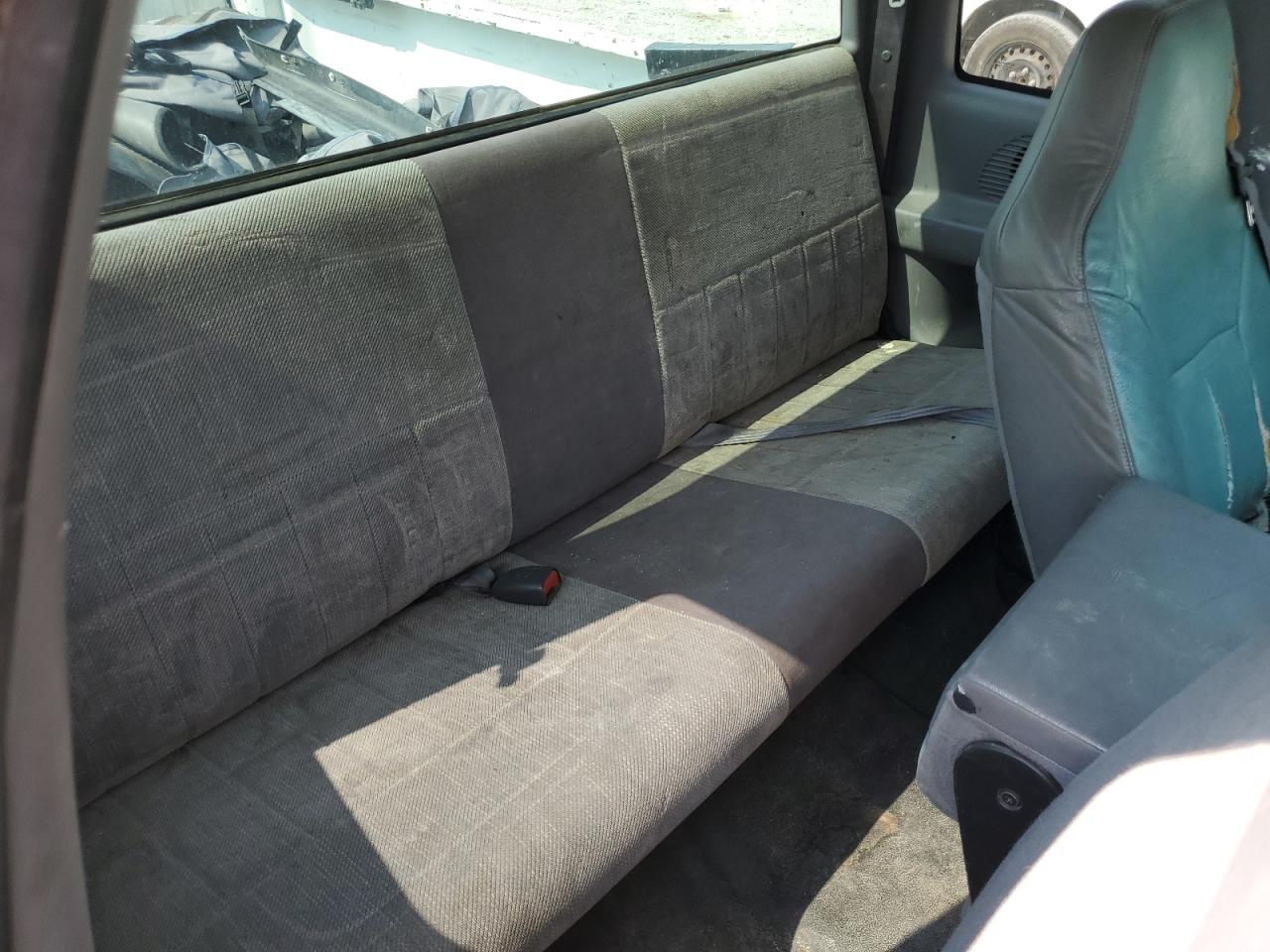 1999 Dodge Ram 2500 VIN: 3B7KF22Z4XG122445 Lot: 64230134