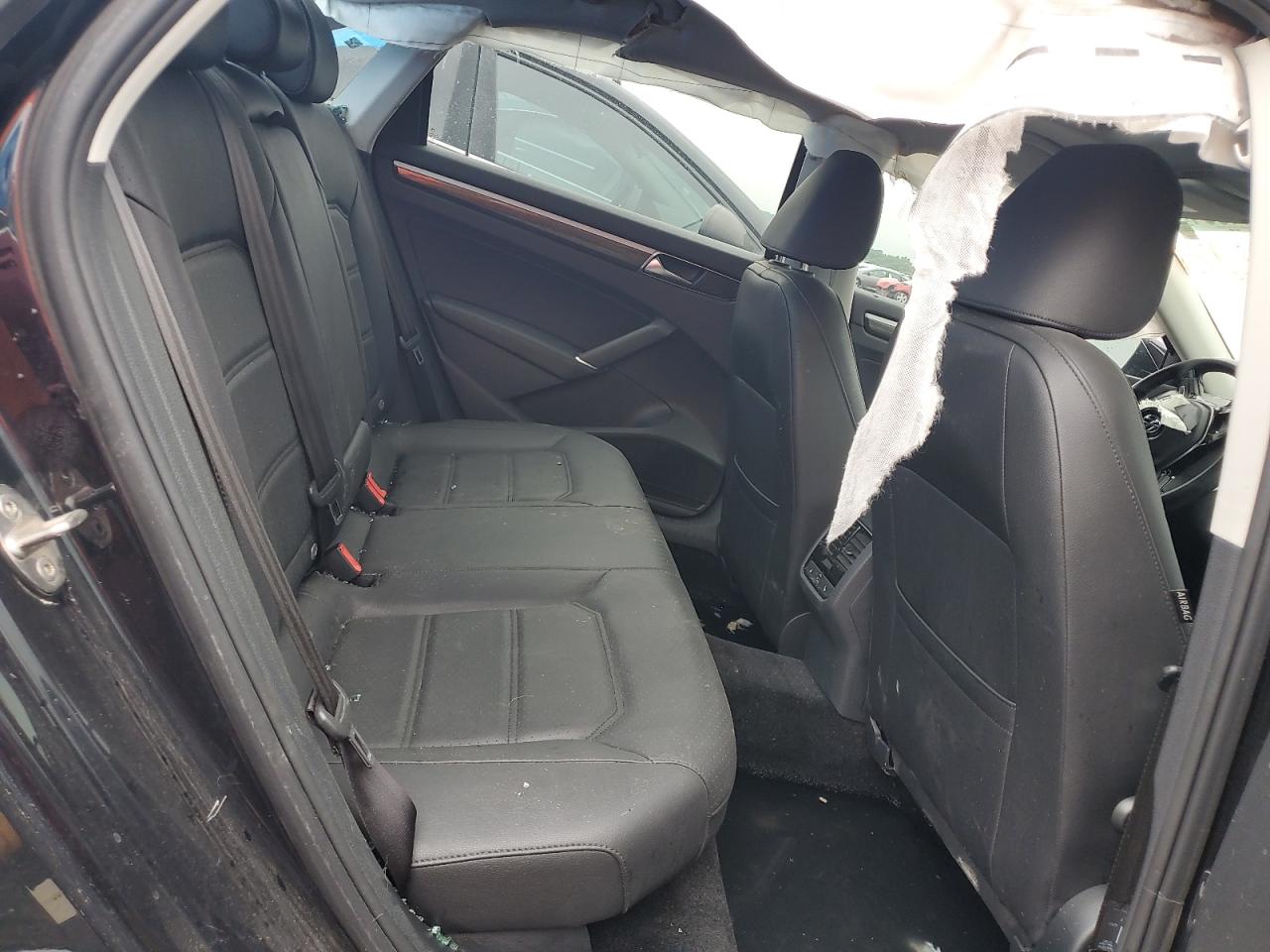 2018 Volkswagen Passat Se VIN: 1VWBA7A33JC013281 Lot: 60944004