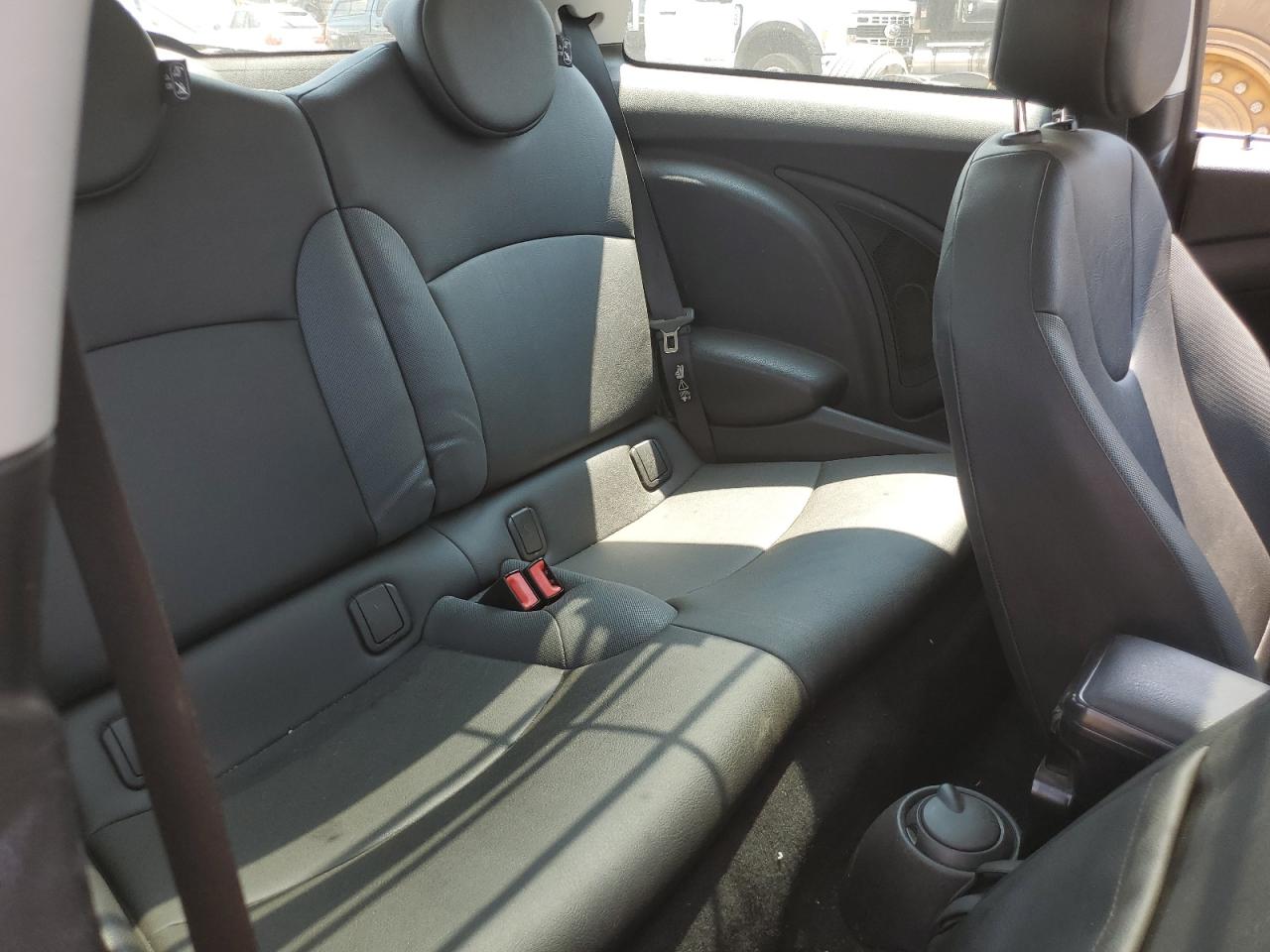 2009 Mini Cooper VIN: WMWMF33529TU72010 Lot: 64856864