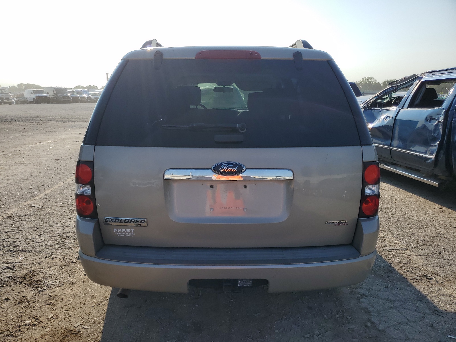 1FMEU73E17UB55553 2007 Ford Explorer Xlt