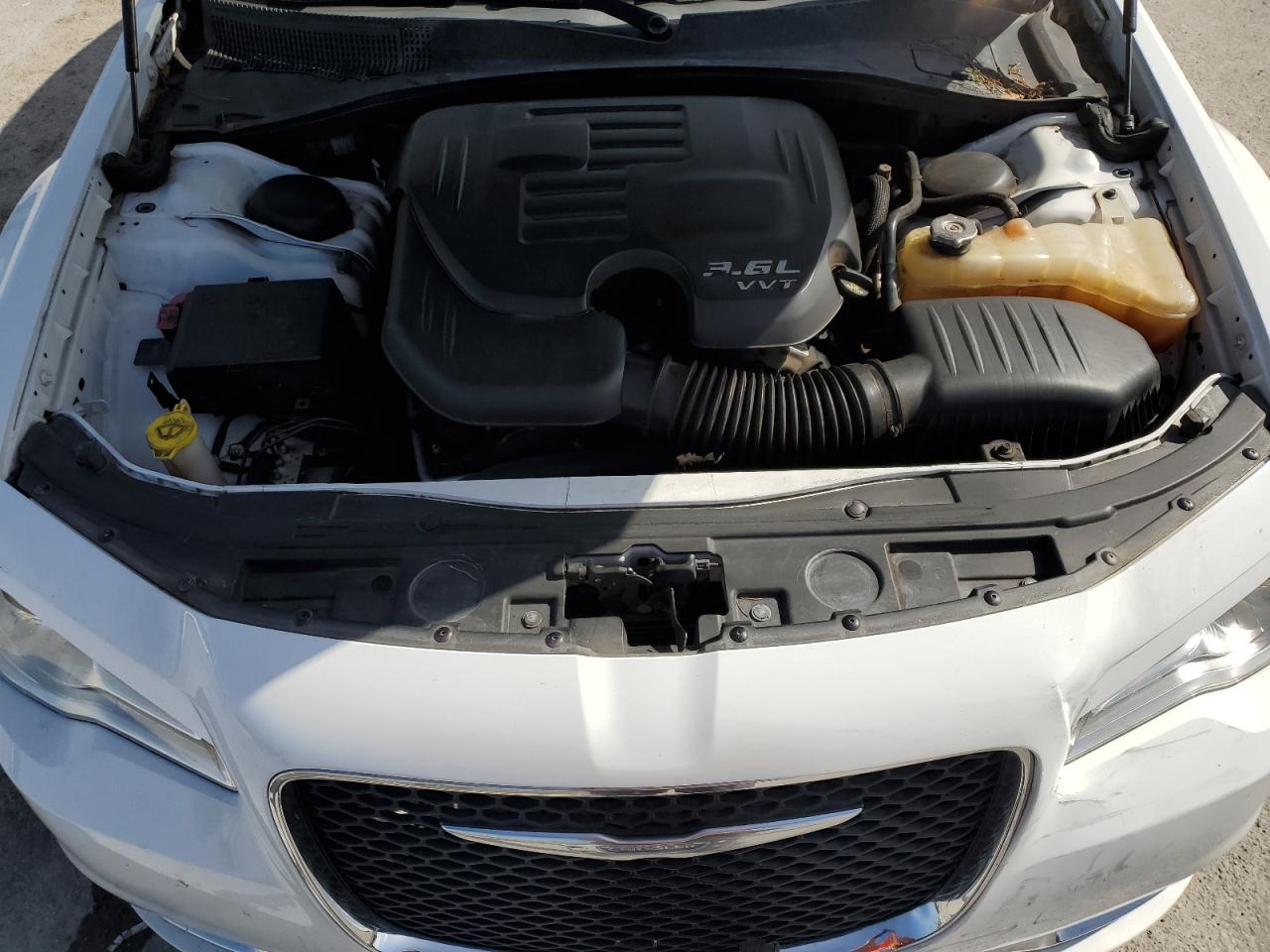 2015 Chrysler 300 Limited VIN: 2C3CCAAG0FH903909 Lot: 64144444