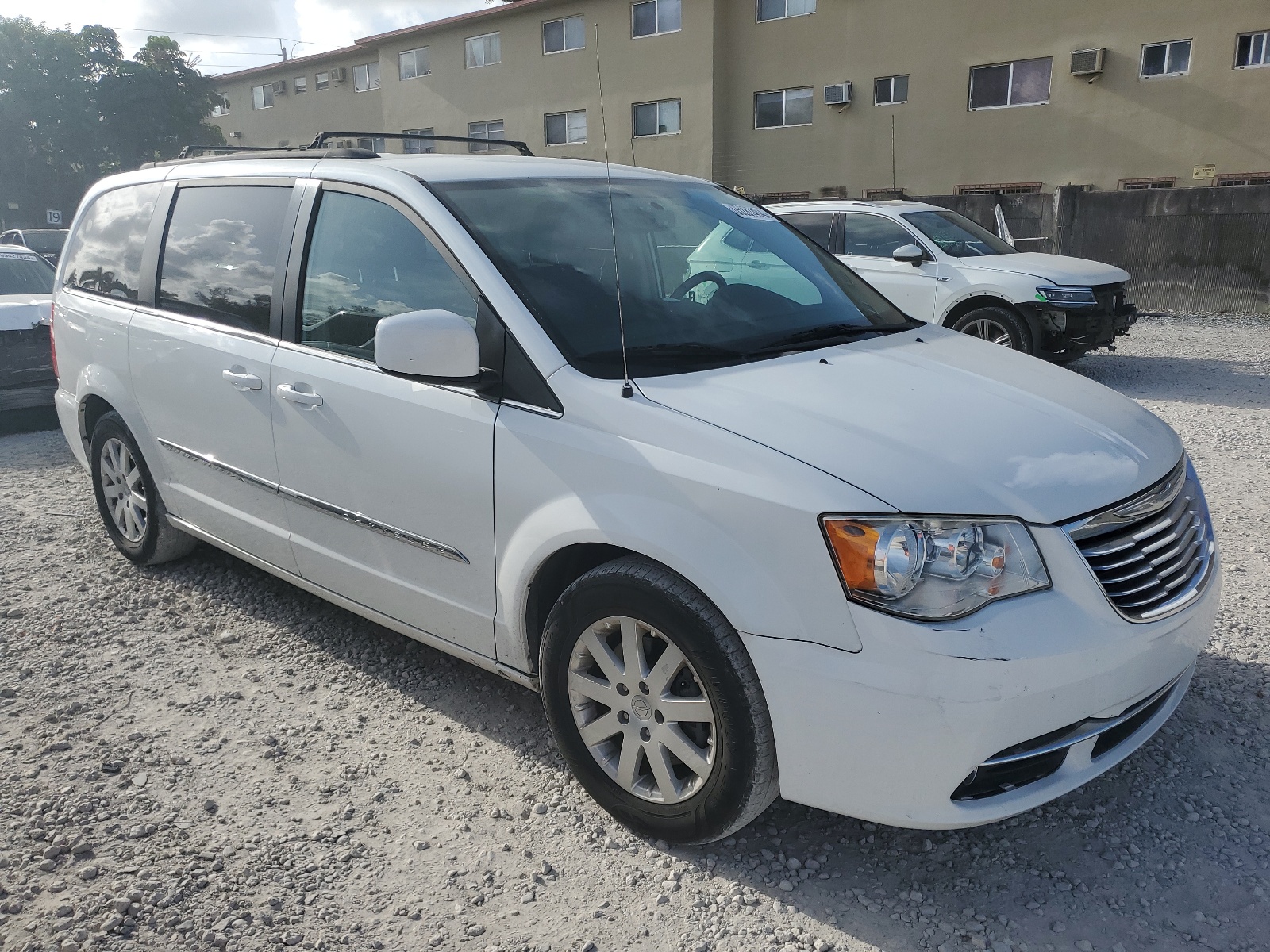 2015 Chrysler Town & Country Touring vin: 2C4RC1BG7FR534626