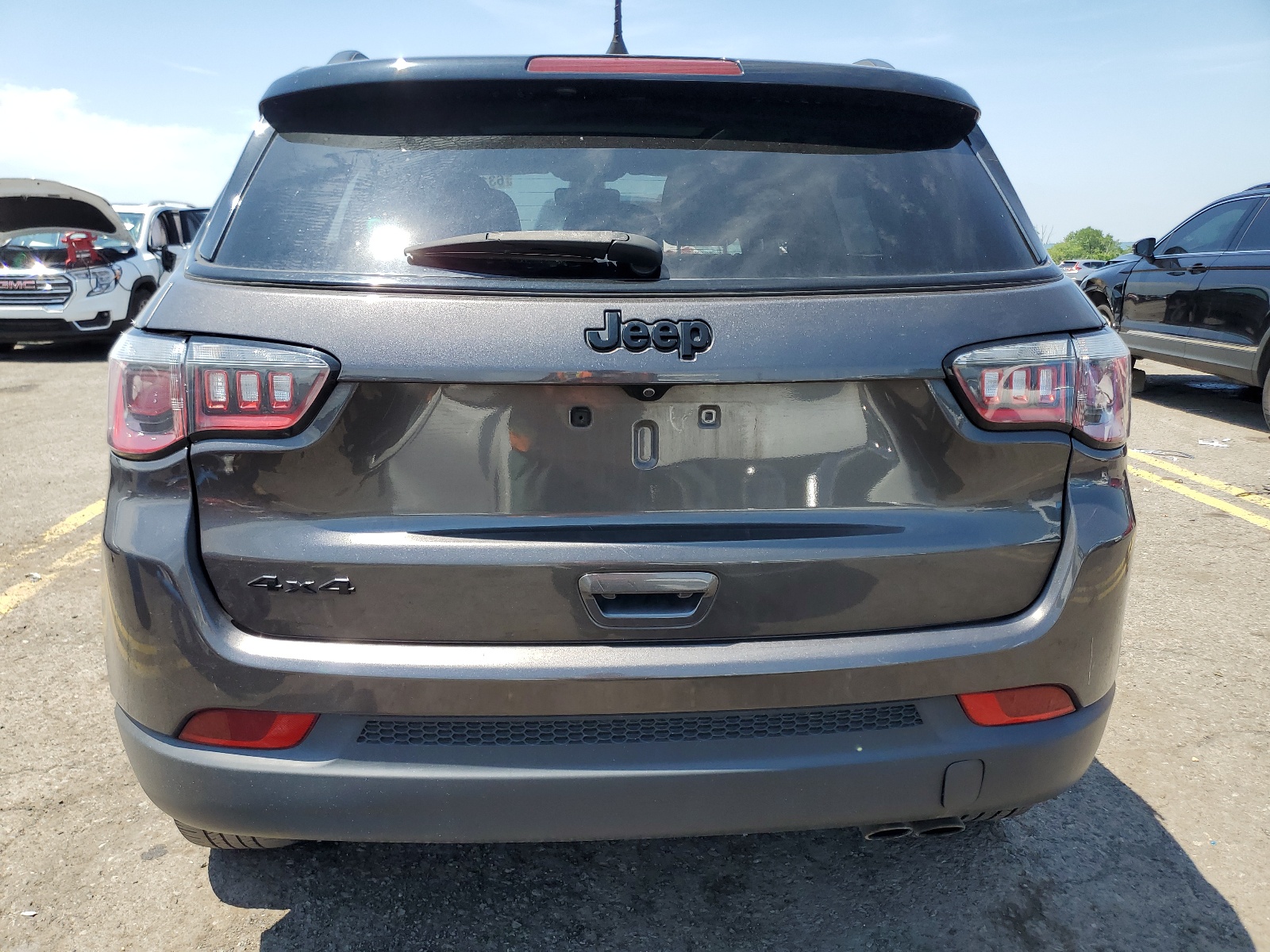 3C4NJDBB8KT598966 2019 Jeep Compass Latitude