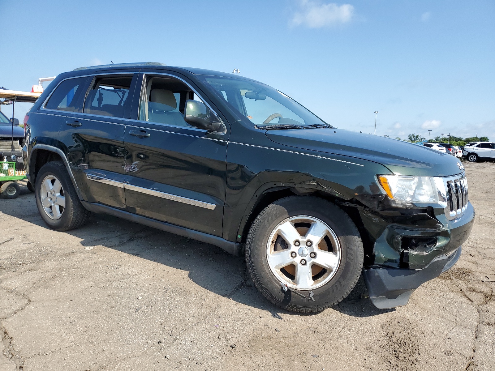 1J4RR4GG3BC582002 2011 Jeep Grand Cherokee Laredo