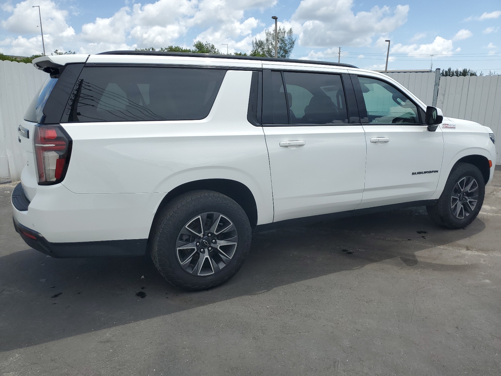 1GNSKDKD7NR254292 2022 Chevrolet Suburban K1500 Z71