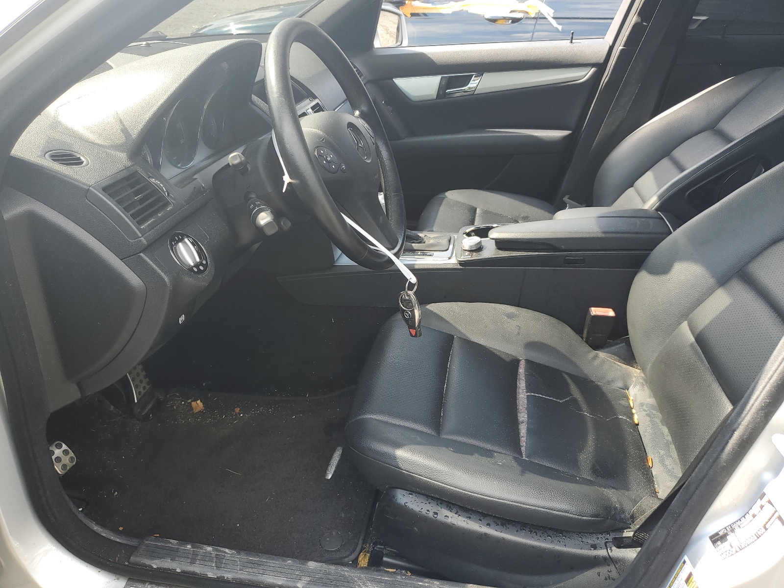 WDDGF81X09R051908 2009 Mercedes-Benz C 300 4Matic