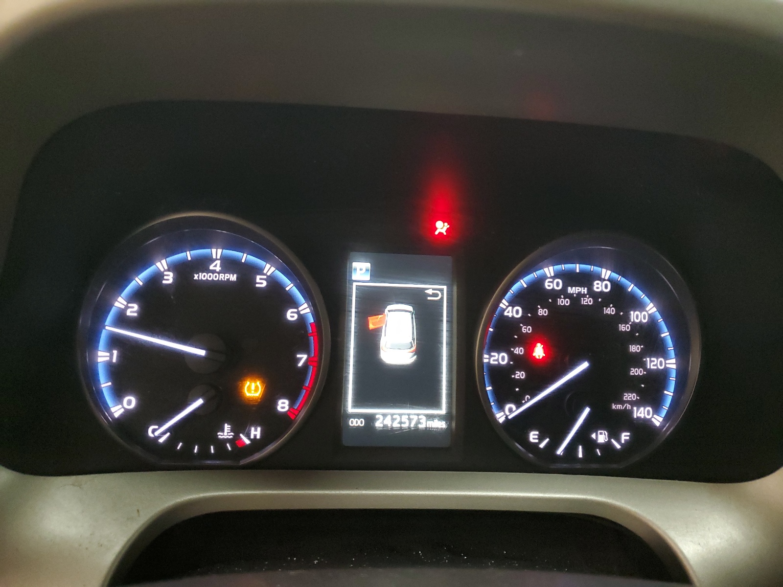 2T3RFREV8HW591068 2017 Toyota Rav4 Xle