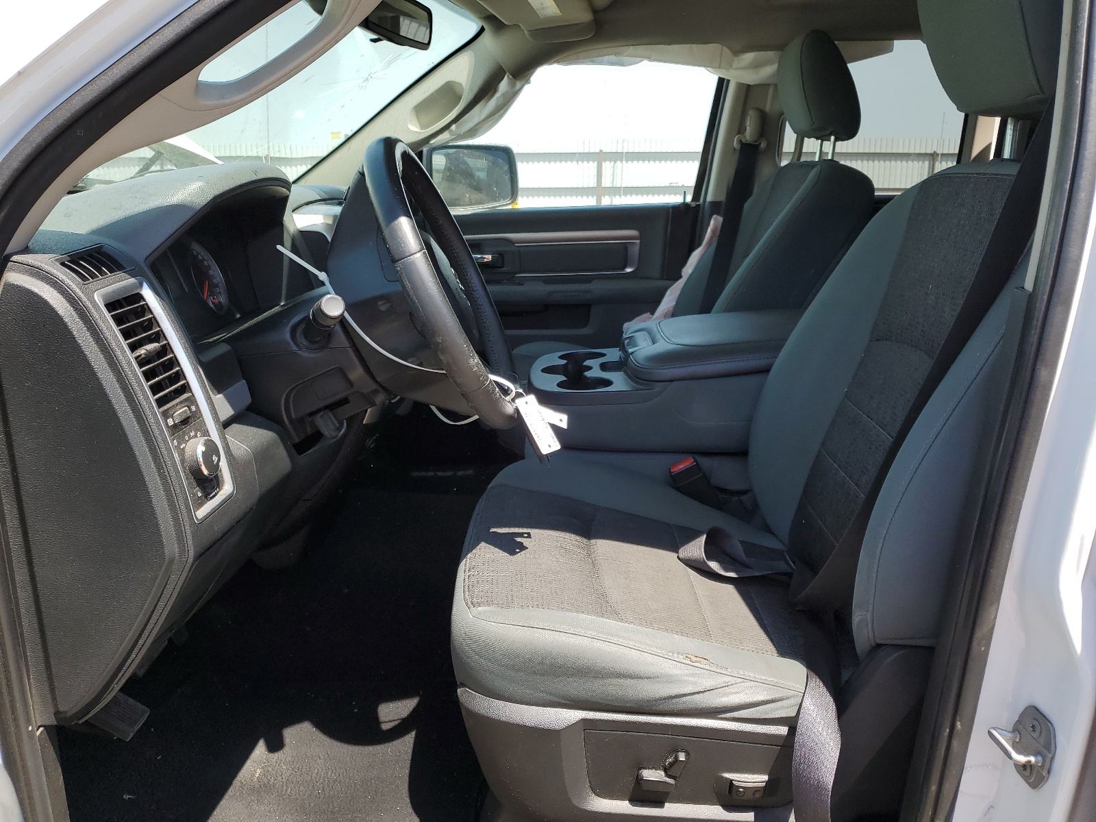 1C6RR7GT0FS640817 2015 Ram 1500 Slt